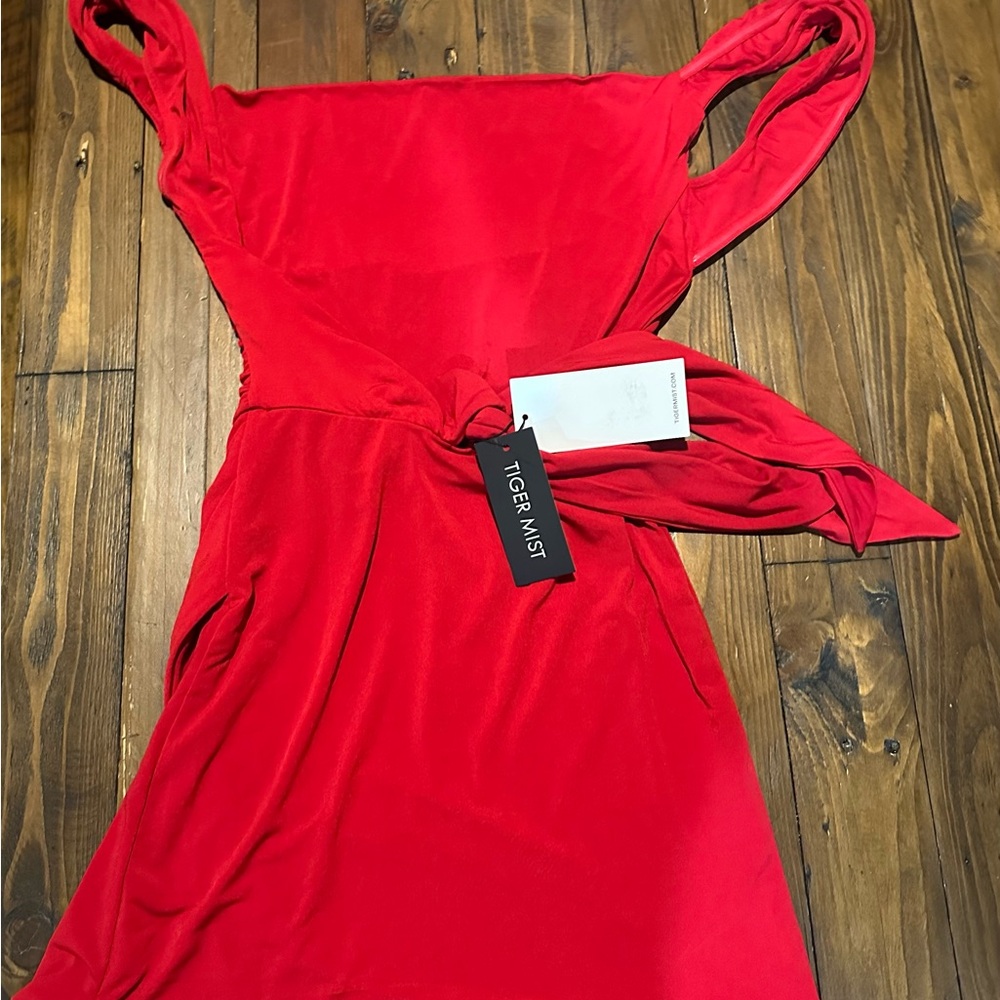 Tiger Mist Vibrant Red Backless Dress - Picture 2 of 3